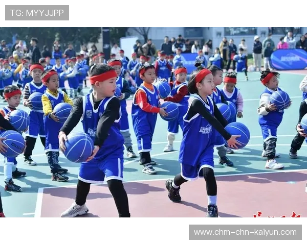 融合舞蹈与篮球:青少年“动感节拍”比赛在南京精彩呈现,青少年篮球舞蹈表演 融合舞蹈与篮球:青少年“动感节拍”比赛在南京精彩呈现,青少年篮球舞蹈表演